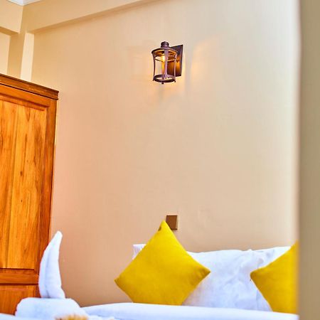 Aves Executive Hotel Arusha Exterior photo
