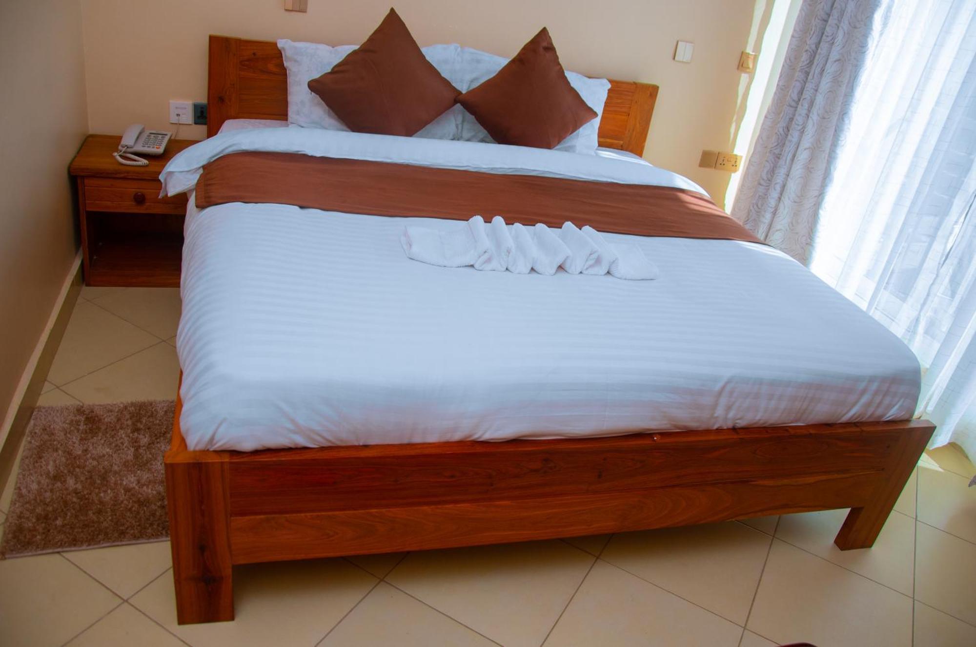 Aves Executive Hotel Arusha Exterior photo