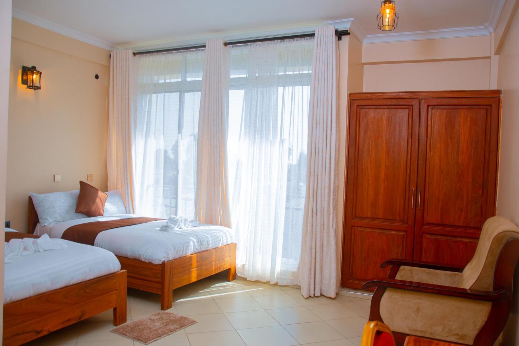 Aves Executive Hotel Arusha Exterior photo