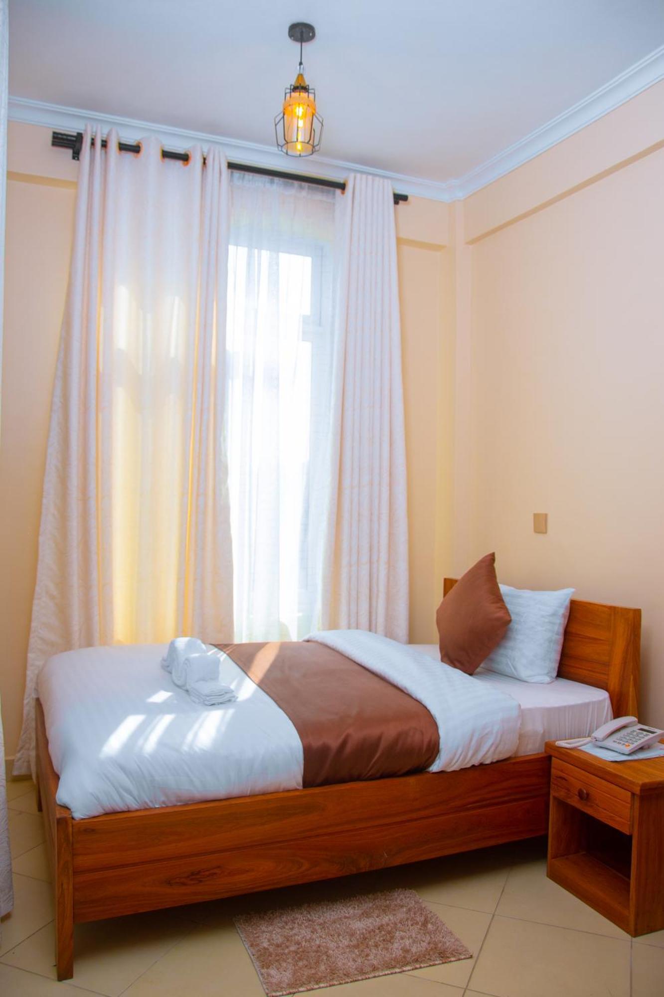 Aves Executive Hotel Arusha Exterior photo