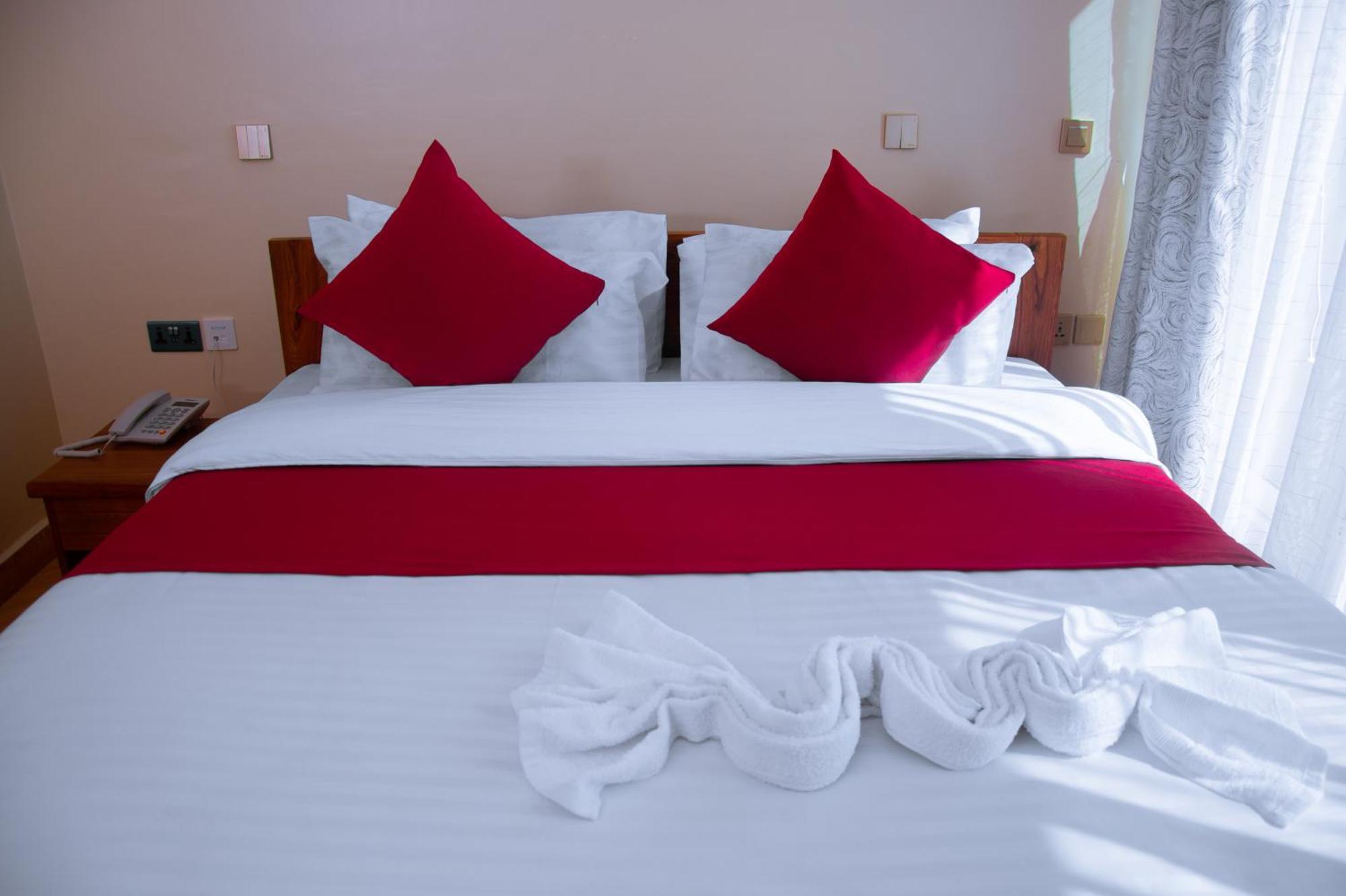 Aves Executive Hotel Arusha Exterior photo