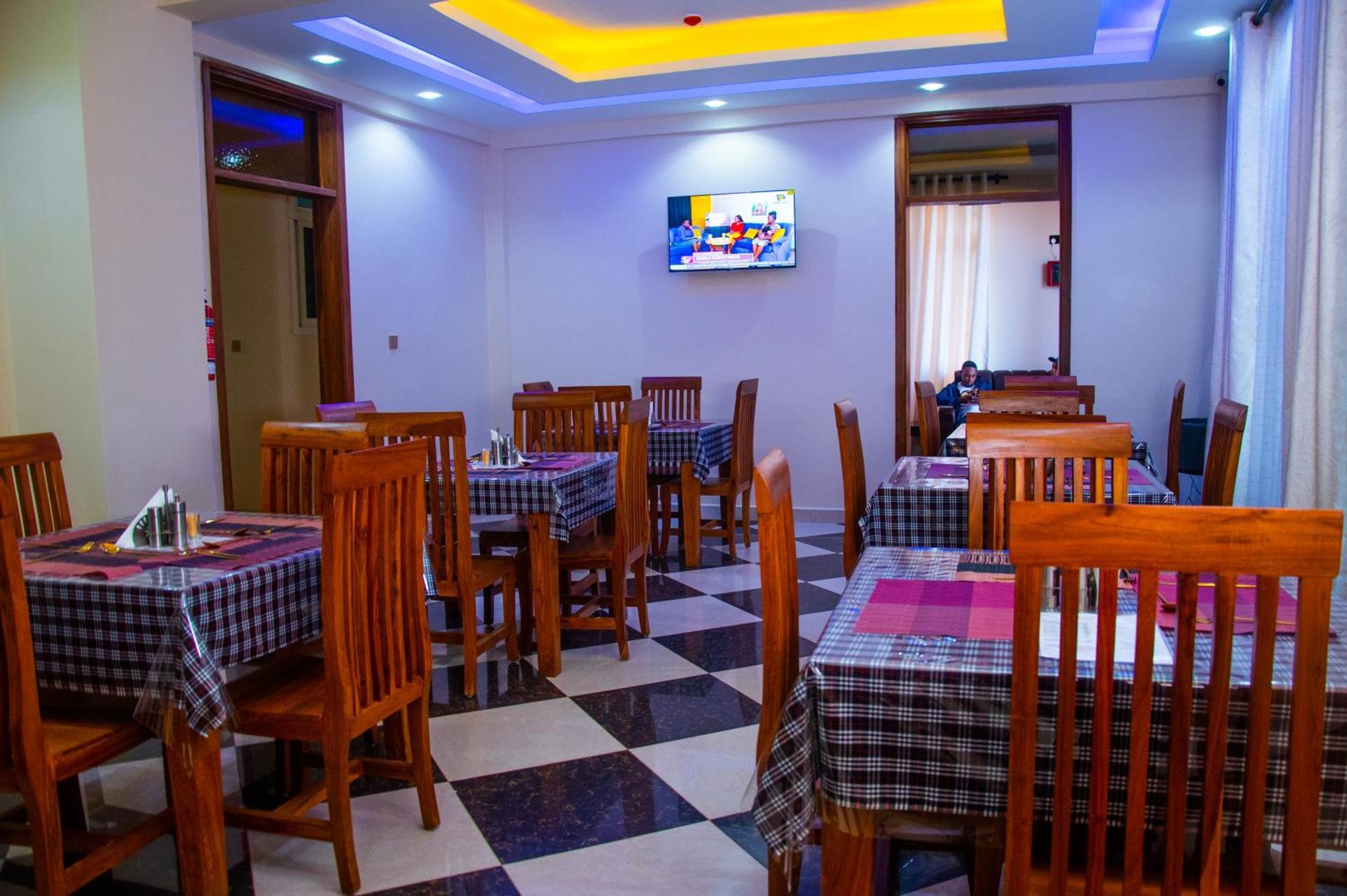 Aves Executive Hotel Arusha Exterior photo