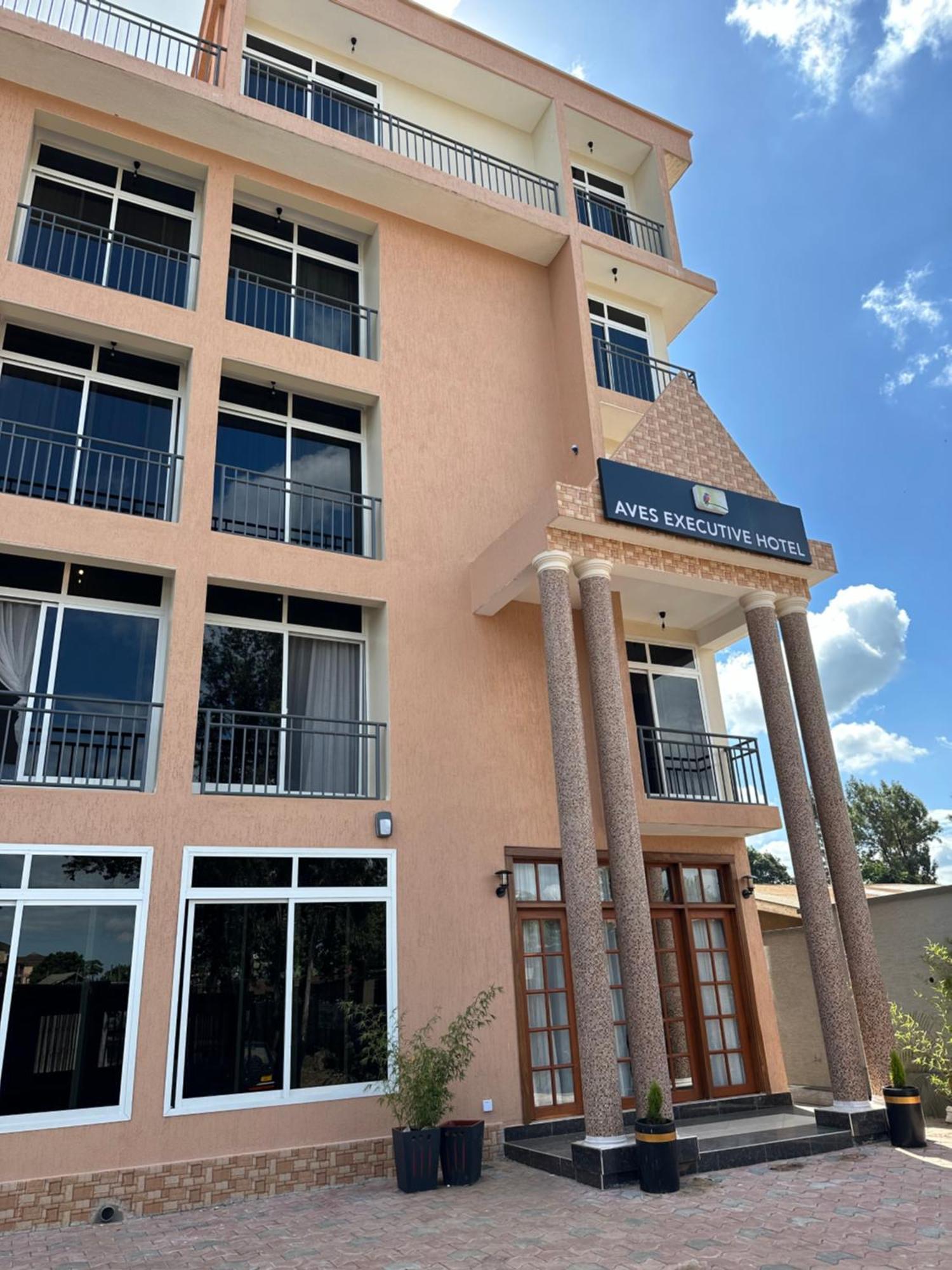 Aves Executive Hotel Arusha Exterior photo